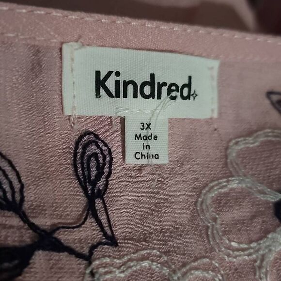 Kindred plus size blouse. Embroidered top.. - Picture 5 of 6